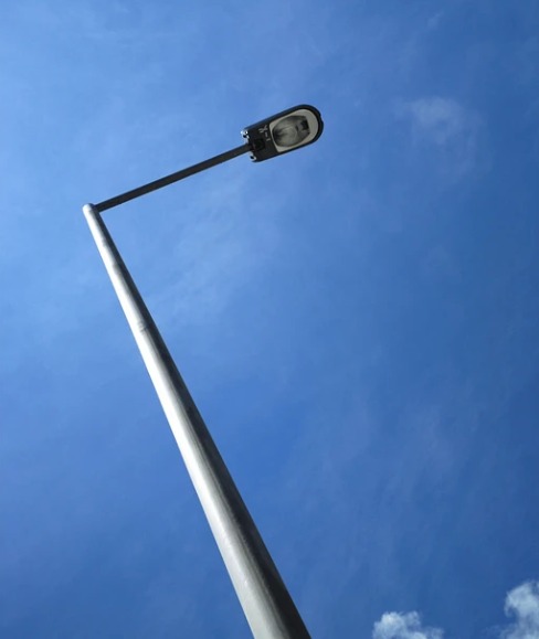 Poste cónico 10 metros galvanizado