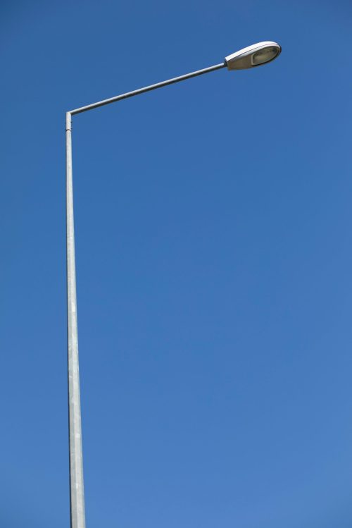 Poste octogonal cónico (facetado) 8 metros galvanizado
